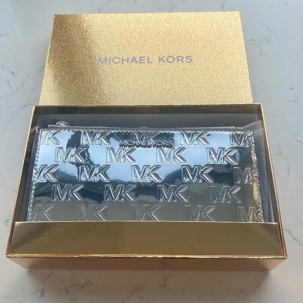 Michael Kors Wristlet Wallet Jet Set